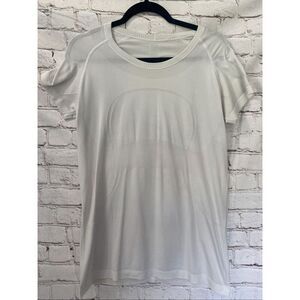 Lululemon Swiftly Tech Short Sleeve crew size 12